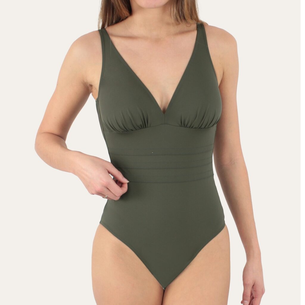 Les maillots kaki pour une peau blanche.
